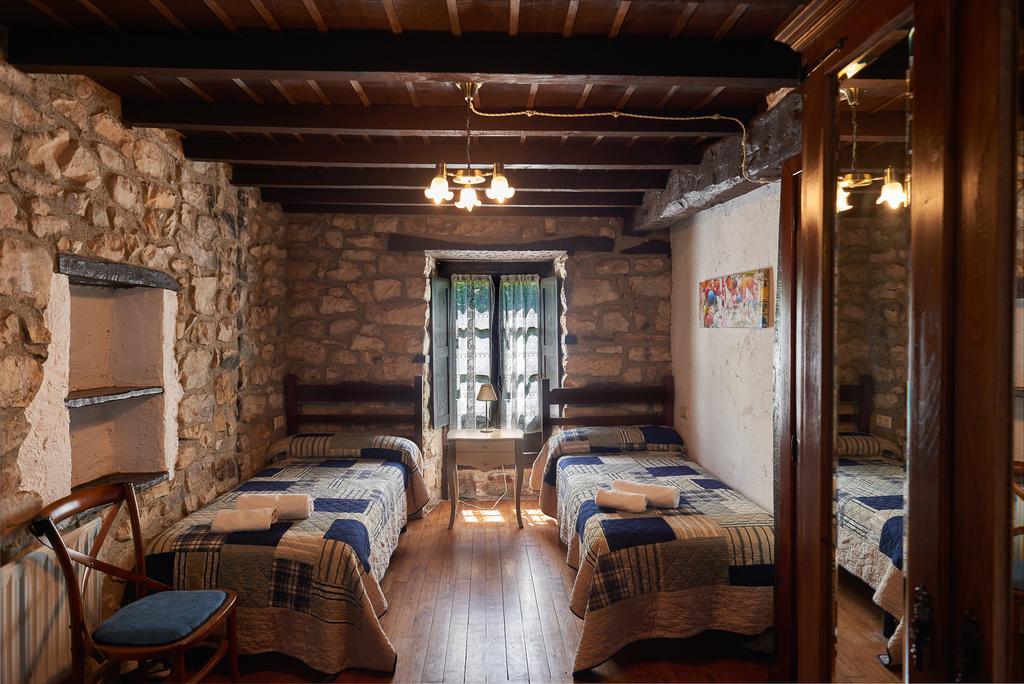 Casas Rurales La Tahona De Besnes Guest House Alles Ngoại thất bức ảnh